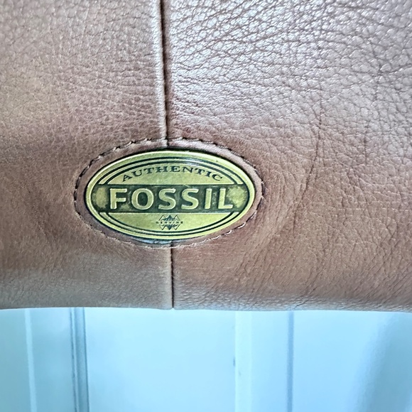 Fossil Leather Convertable Handbag - Picture 4 of 13